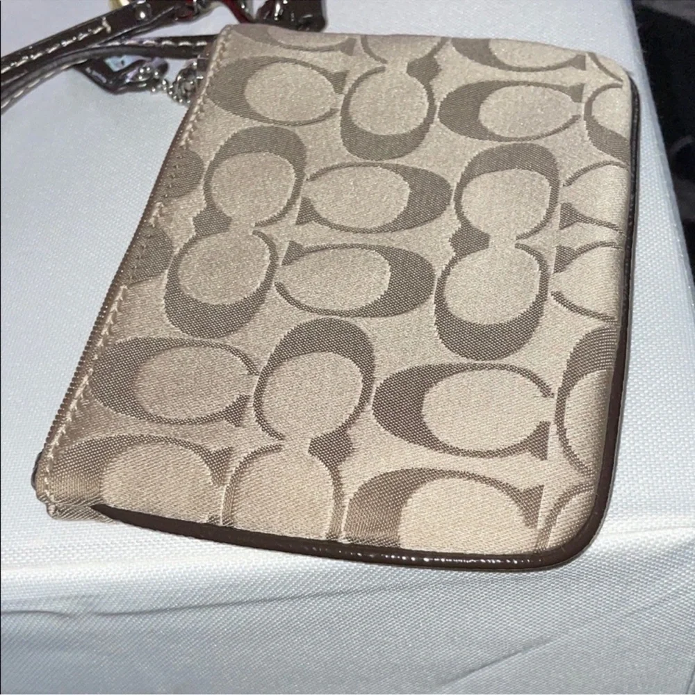 Coach stylish wristlet